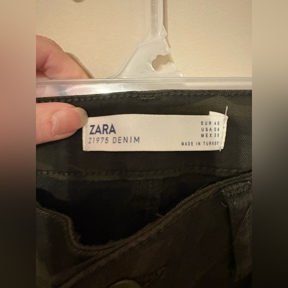 Zara Women's Camouflage Skinny Pants with Ankle Zip Size 8 - Picture 3 of 4